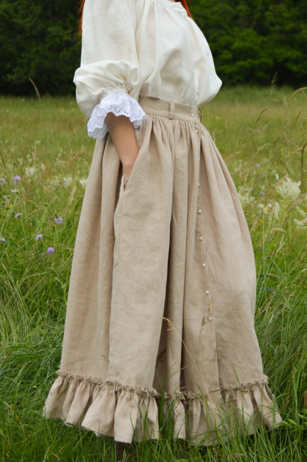 Isabelle beige skirt slovakmeadows