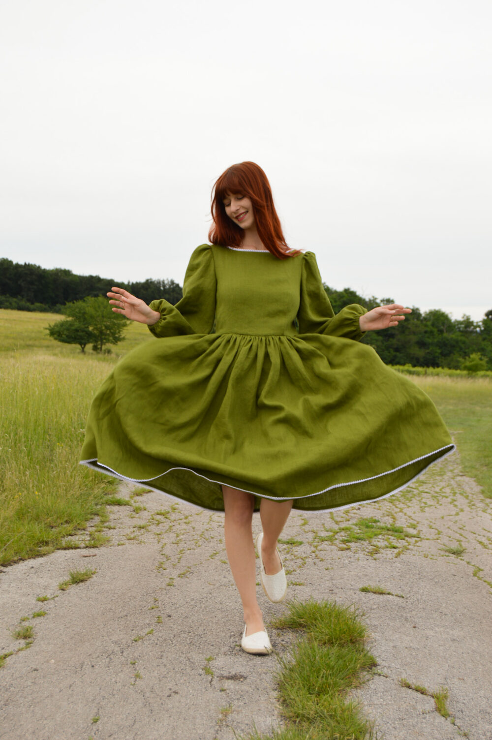 Women's linen dress Emma with long sleeves in Moss Green color