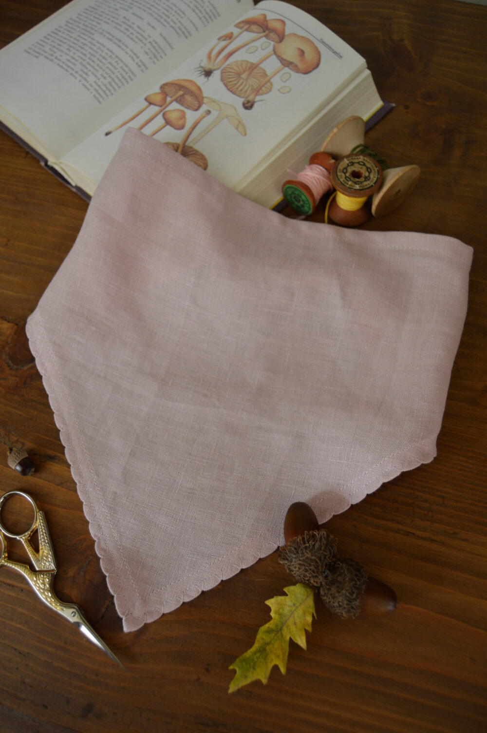 Powder pink linen headscarf with a beautiful detail on the edge.