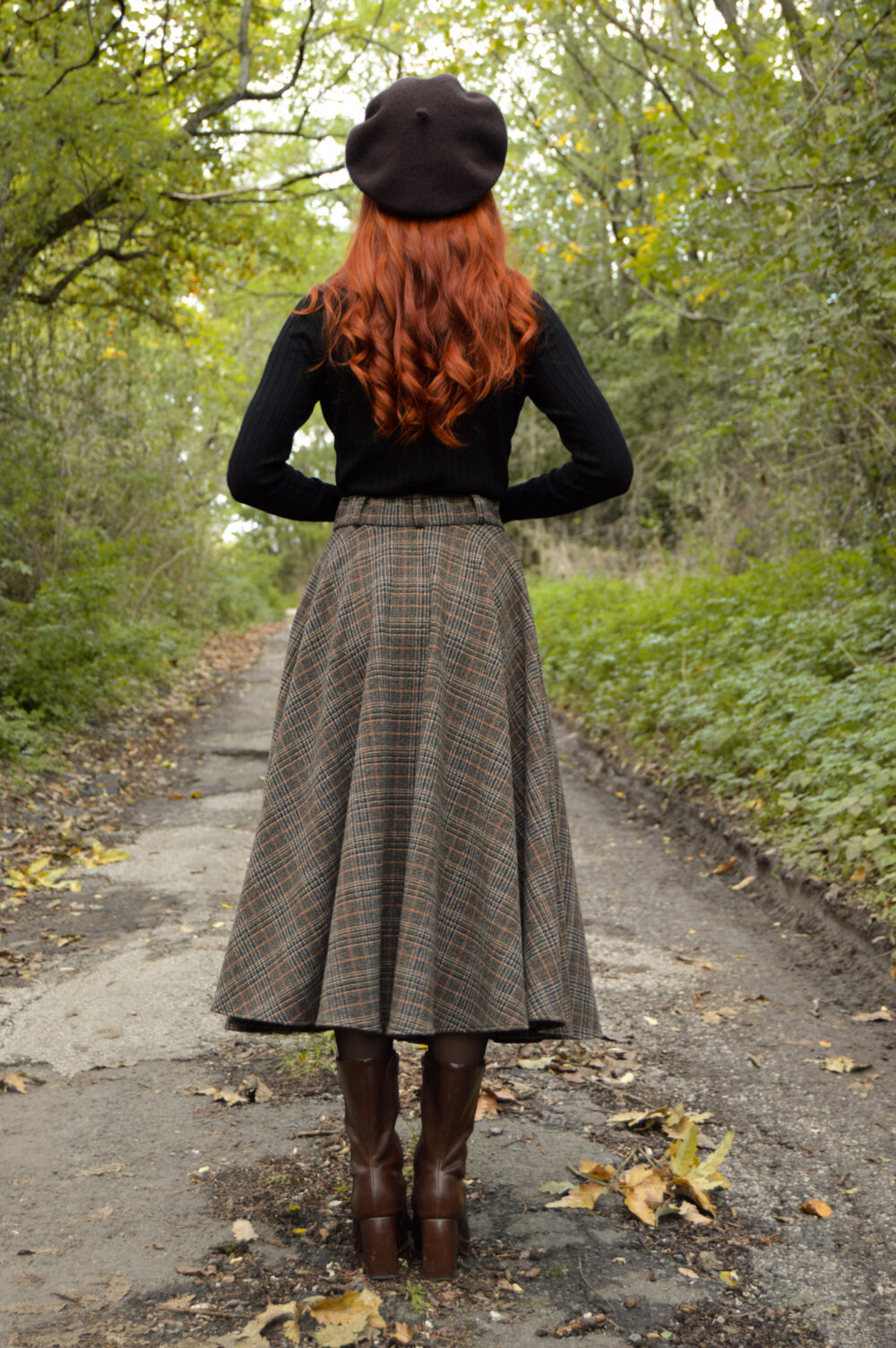 Beautiful warm wool Aurora skirt for colder seasons with pockets, belt loops, and an elastic waistband at the back.